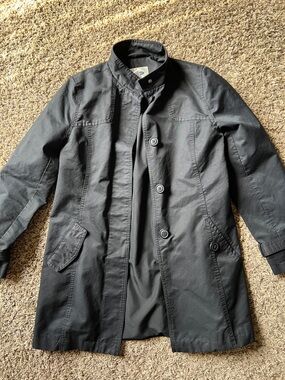 Women’s black Button-Front Lightweight Raincoat